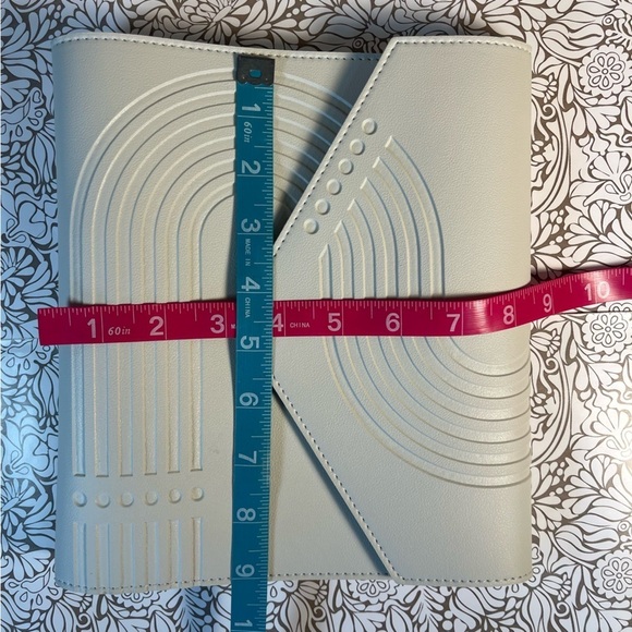Erin Condren envelope style binder - Picture 13 of 14